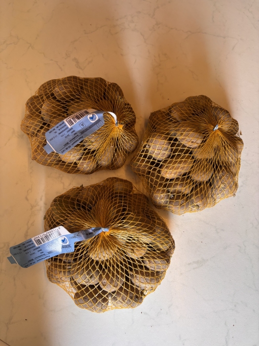 Actie verpakking BIO met:  1x Vroege  + 1x Middel  + 1x Late,  Bio Pootaardappel  3 x 1 kg