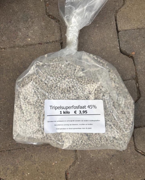 Tripelsuperfosfaat 1 kg - 45% P2O5 – Hoog fosfaatgehalte voor een snelle start van de plantengroei.