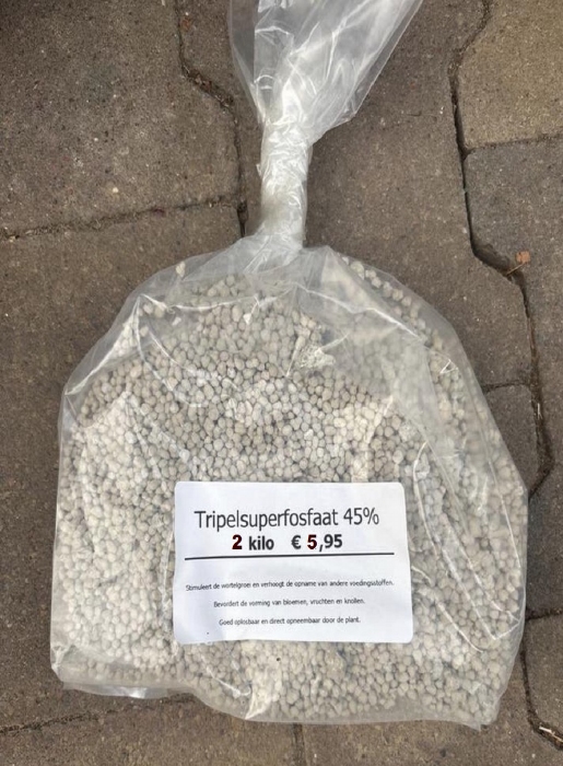 Tripelsuperfosfaat 2 kg - 45% P2O5 – Hoog fosfaatgehalte voor een snelle start van de plantengroei.